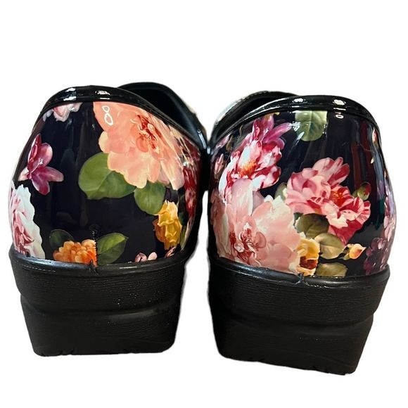 Floral Clogs - Picture 5 of 6